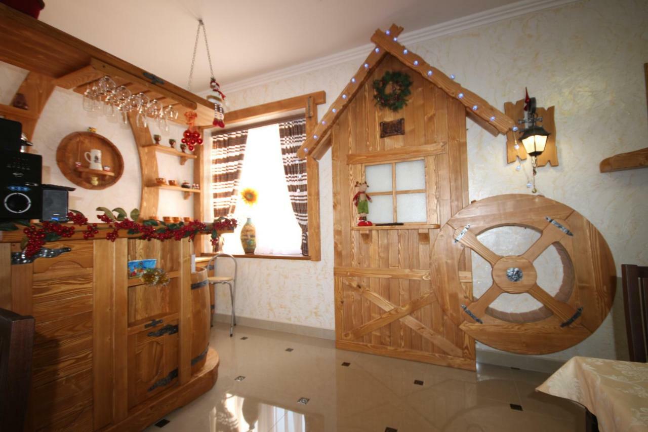 Dayarta Hotel Skhidnytsia Exterior photo